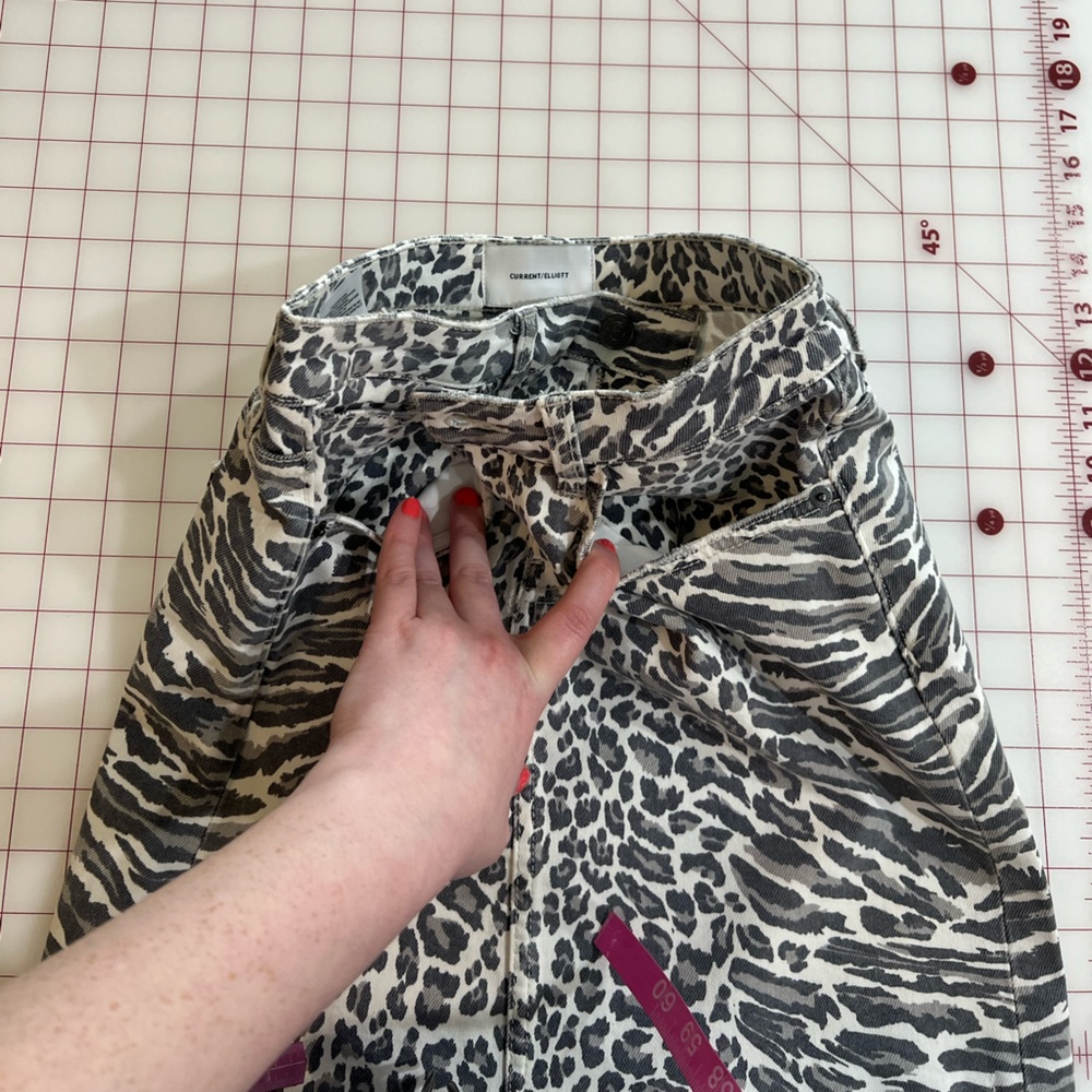 Current/Elliot size 26 cream and gray cheetah animal print denim mini skirt - Picture 4 of 11